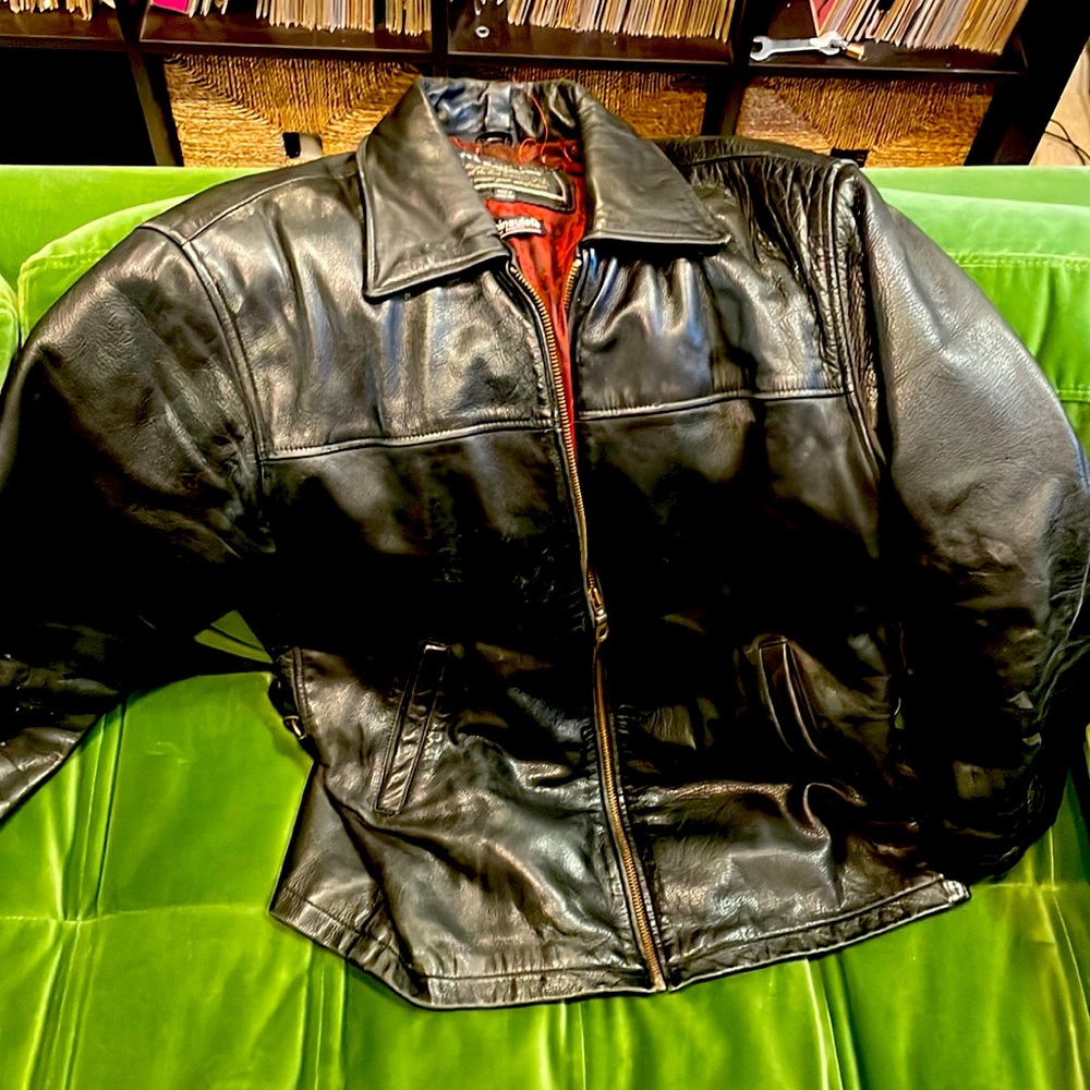Thinsulate supple leather coat.